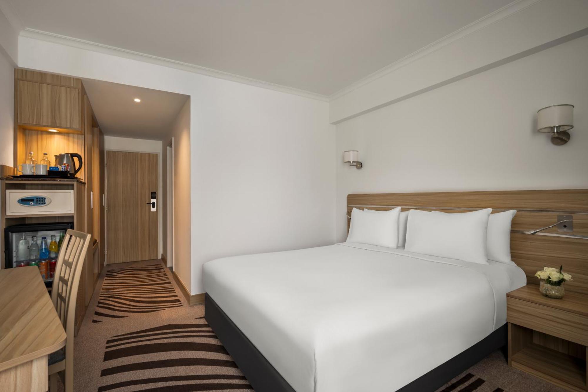 Superior Double Room Pool Side
