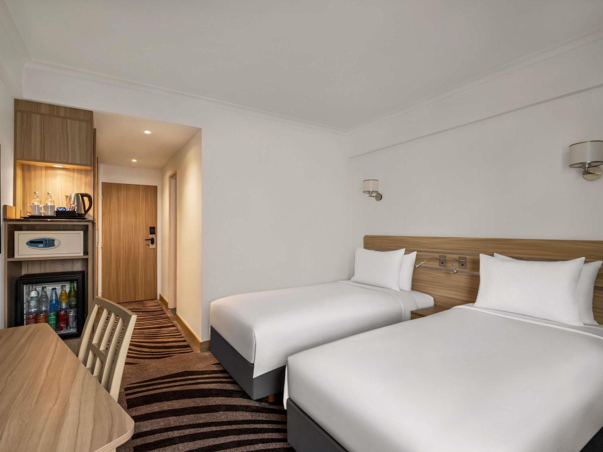 Superior Twin Room Pool View